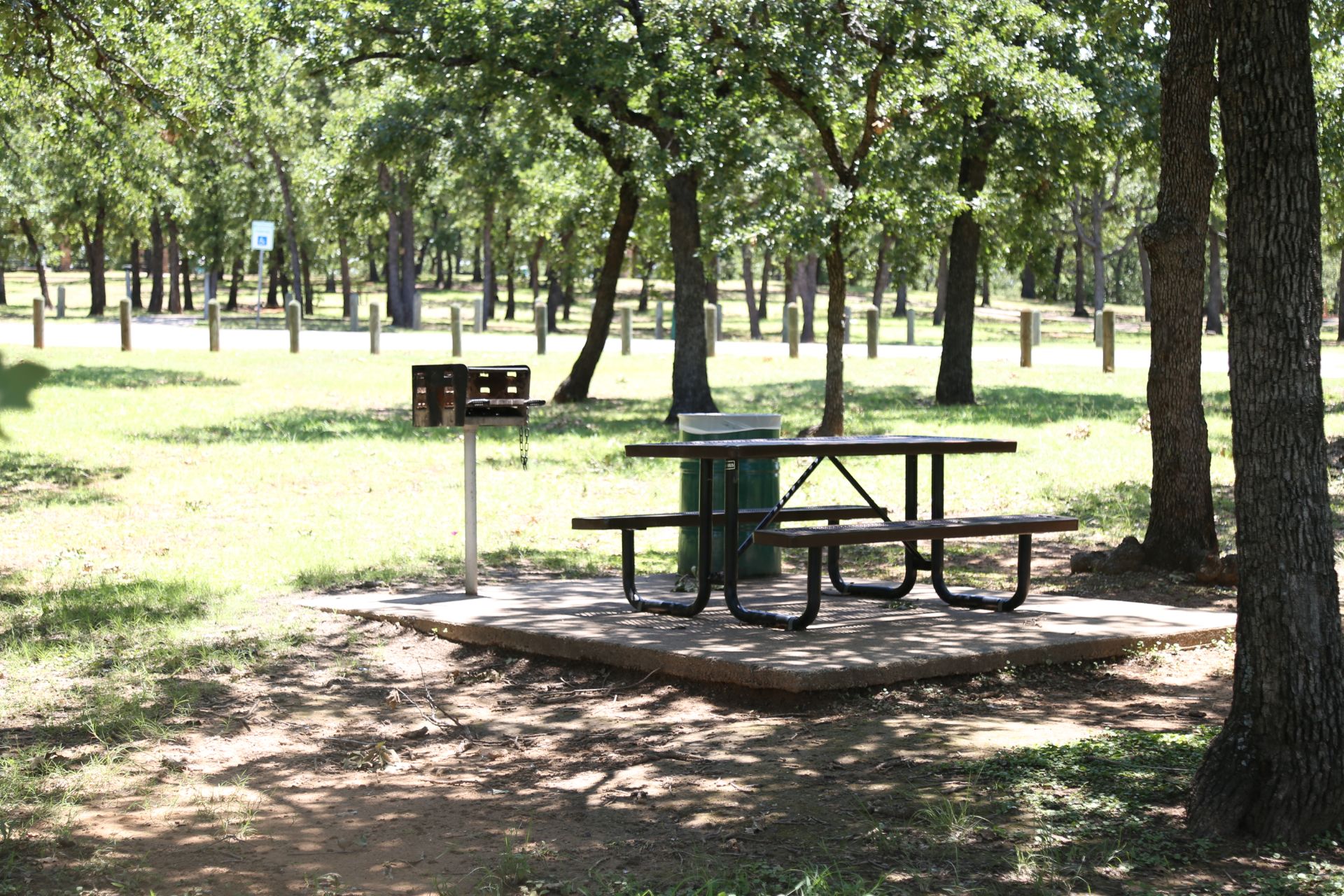 Chisholm picnic table